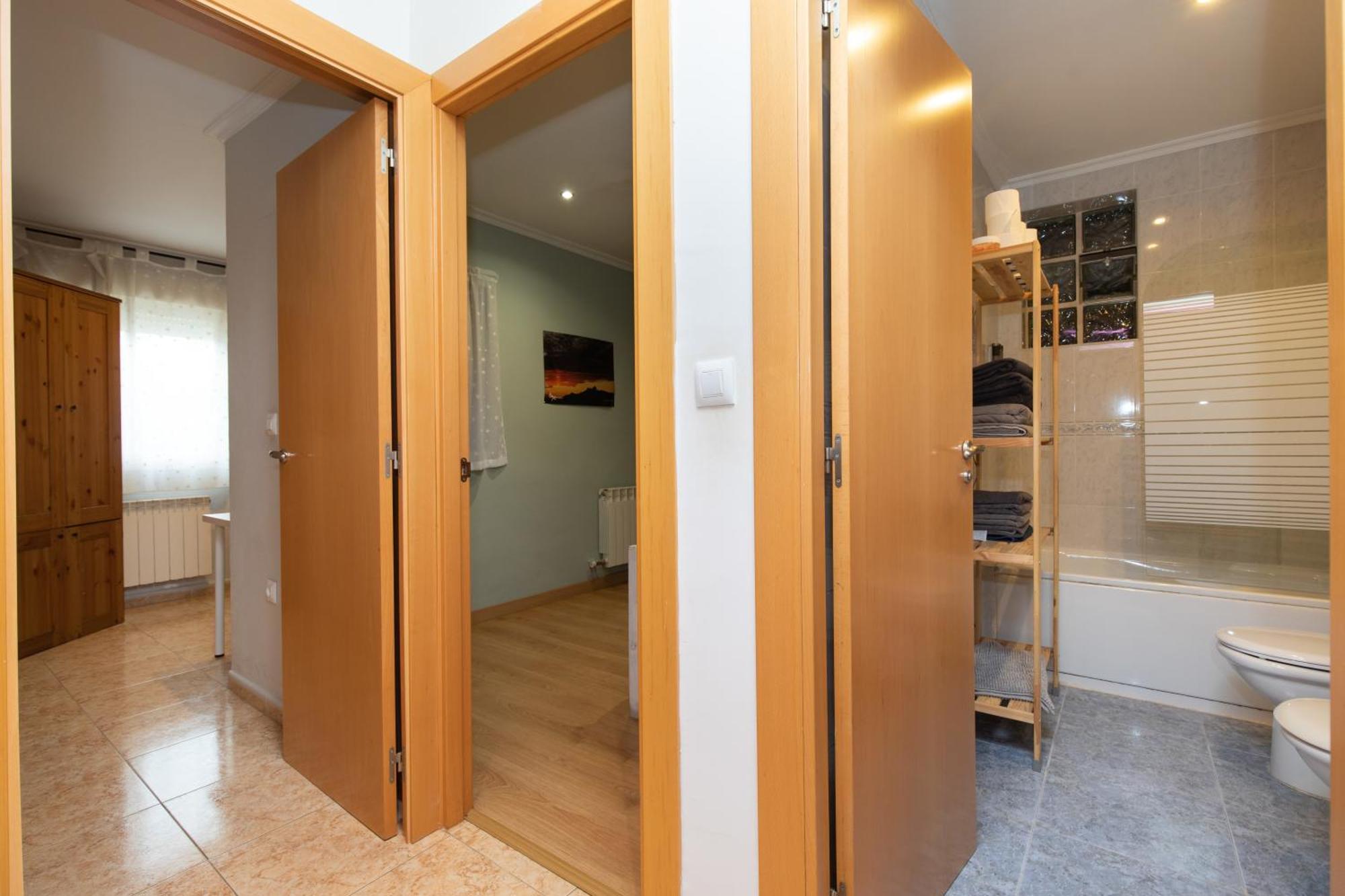 Casa Gratal En Huesca Holiday home *